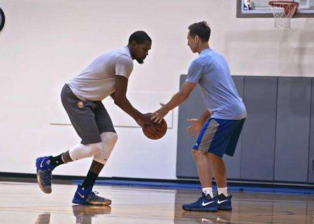 奠定了坚实 奠定了坚实